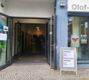 Wahlsonntag Berlinwahl Wahllokal
